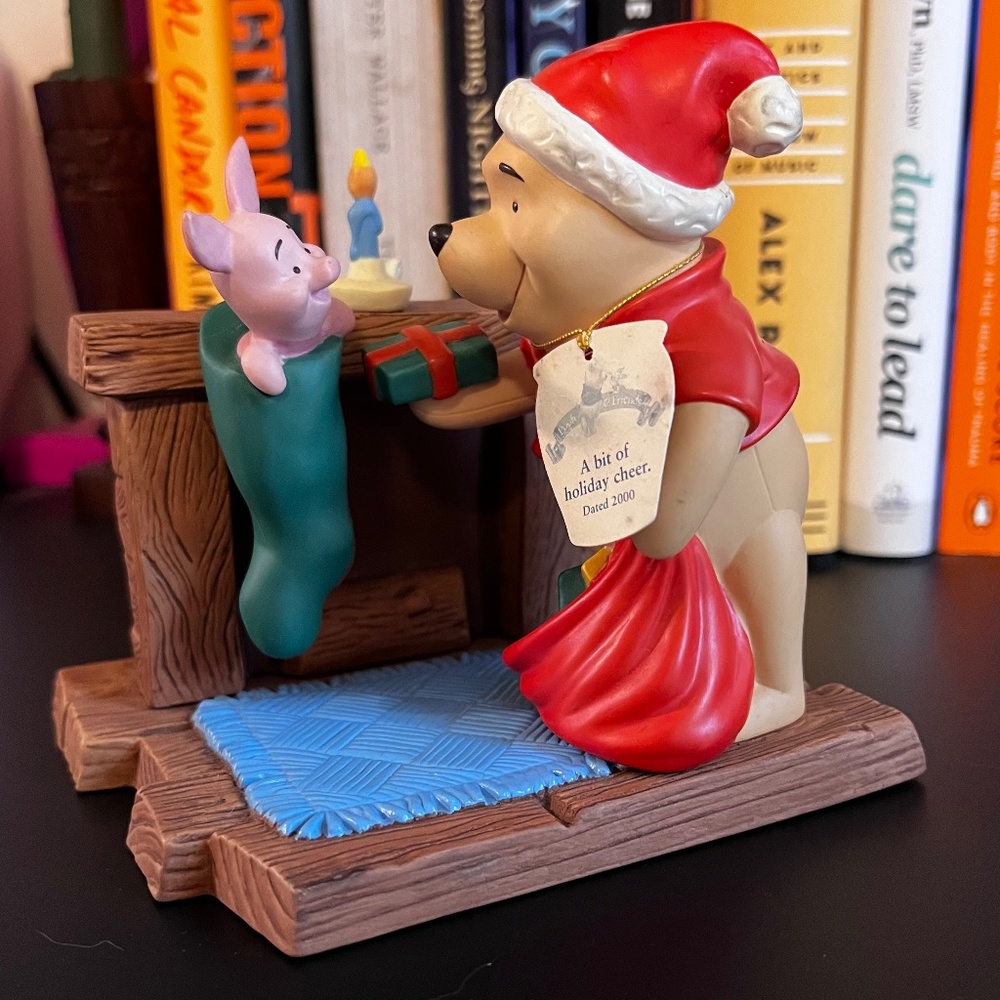 Vintage Pooh and Friends 2000 Holiday Limited Release Figurine